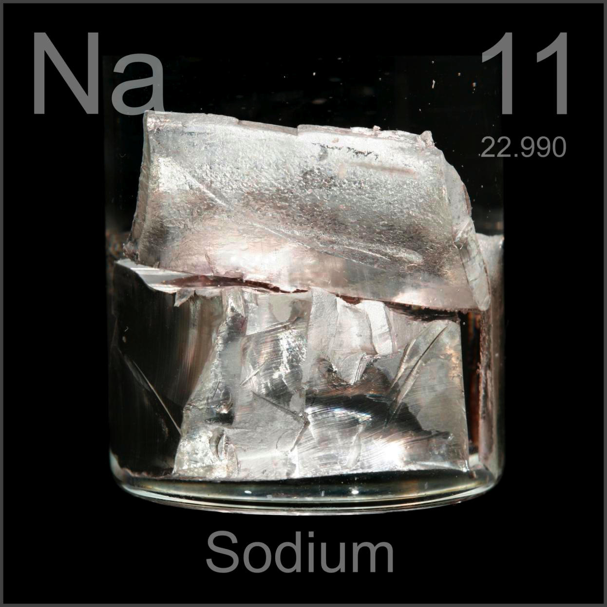 Sodium Cut cubes under oil