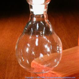 Flask of hydrogen gas