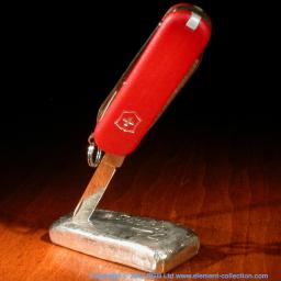 Ingot with knife