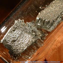 Lumps ampouled under argon
