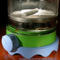 Jar with magnetic stirrer
