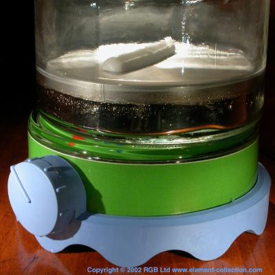 Jar with magnetic stirrer